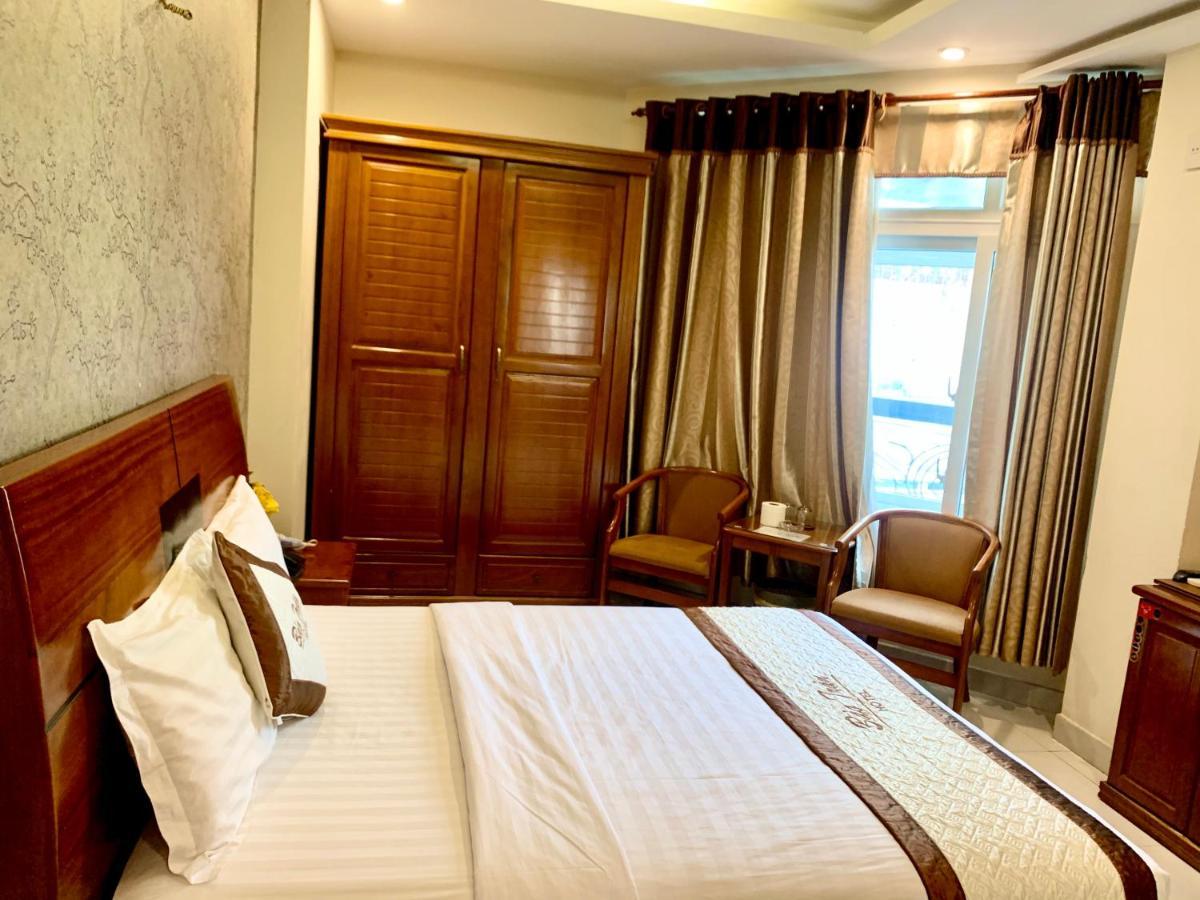 Bao Tran Hotel Thành Pho Ho Chí Minh Esterno foto